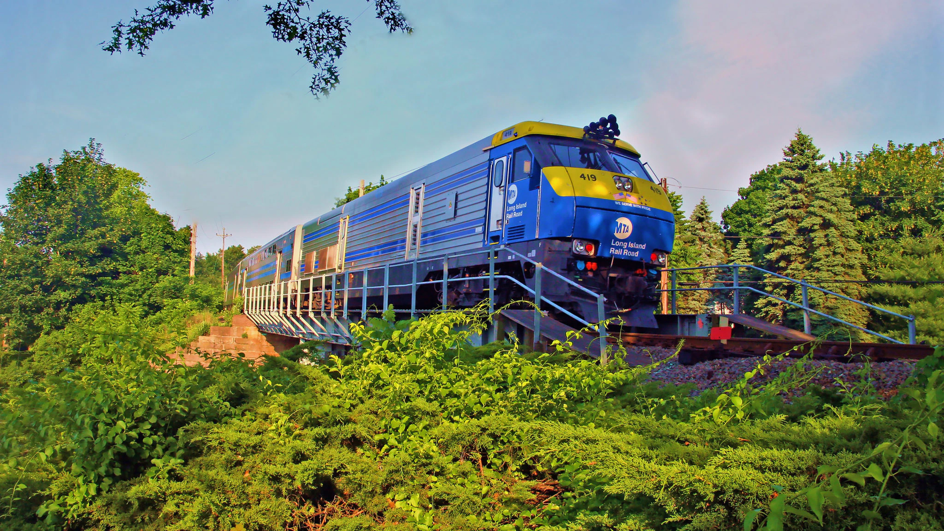 MTA has awarded a contract to upgrade the Queens Interlocking on the Main Line.