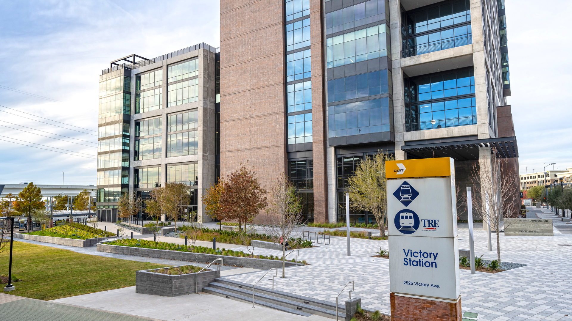 Victory Station Plaza Dart