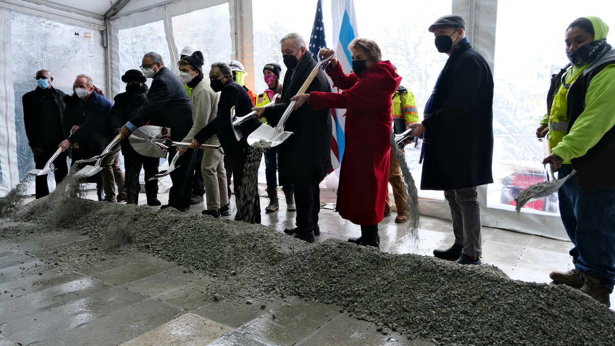 City, state and transit dignitaries joined to celebrate the completion of the Red-Purple Bypass project and the start of the North Belmont Red-Purple Reconstruction project, part of CTA's RPM Phase One.