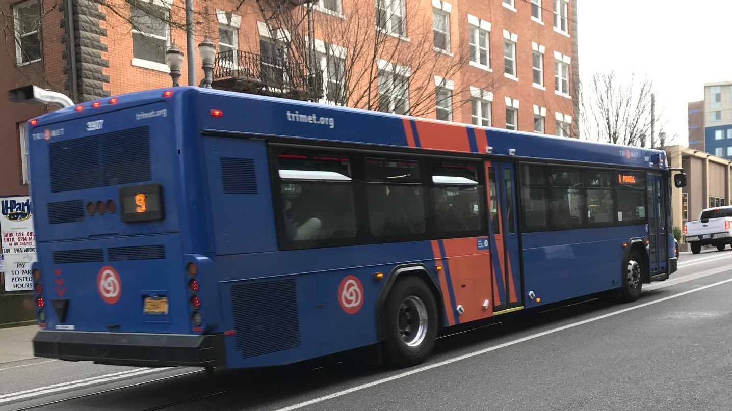 Line 9 Bus In Downtown Portland 1 Tri Met