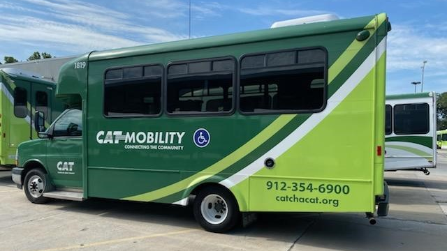 Fmy Vzp C Xs Aezoc Cat Paratransit Shuttle