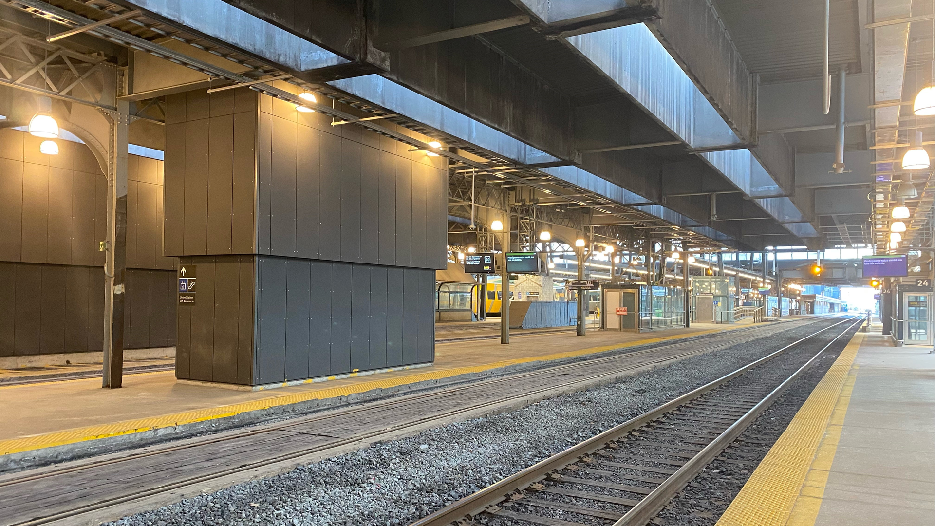The newly renovated platforms 20/21 at Toronto&rsquo;s Union Station.