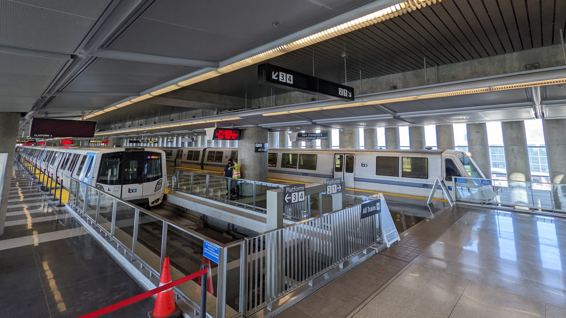 Sfo Center Platform Bart 62544951518ff