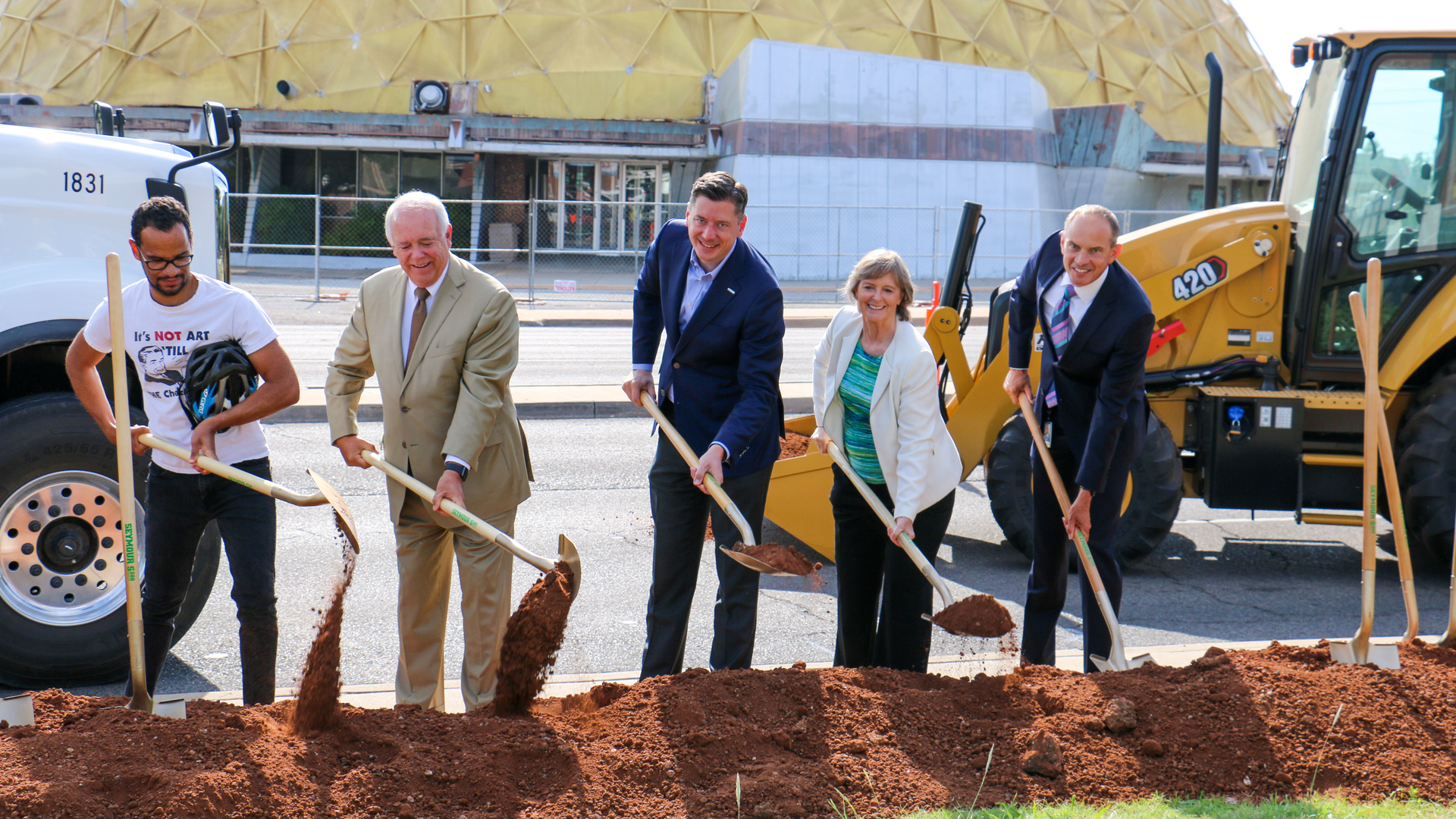 From left to right: Oklahoma City Councilperson James Cooper, Trustee Bernard Semtner III, Mayor David Holt, FTA Administrator Gail Lyssy, Assistant City Manager and EMBARK Administrator Jason Ferbrache.