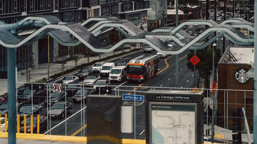 La Metro 62b9d094e918b