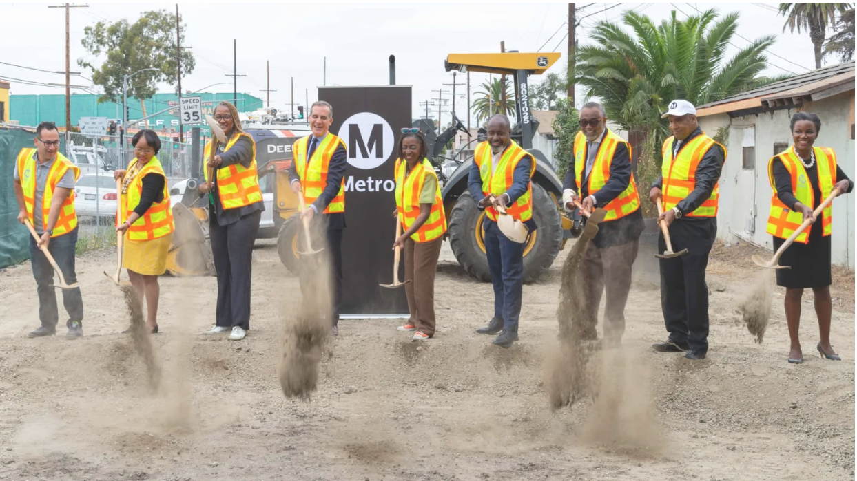 La Metro 62c6f345cb0ec