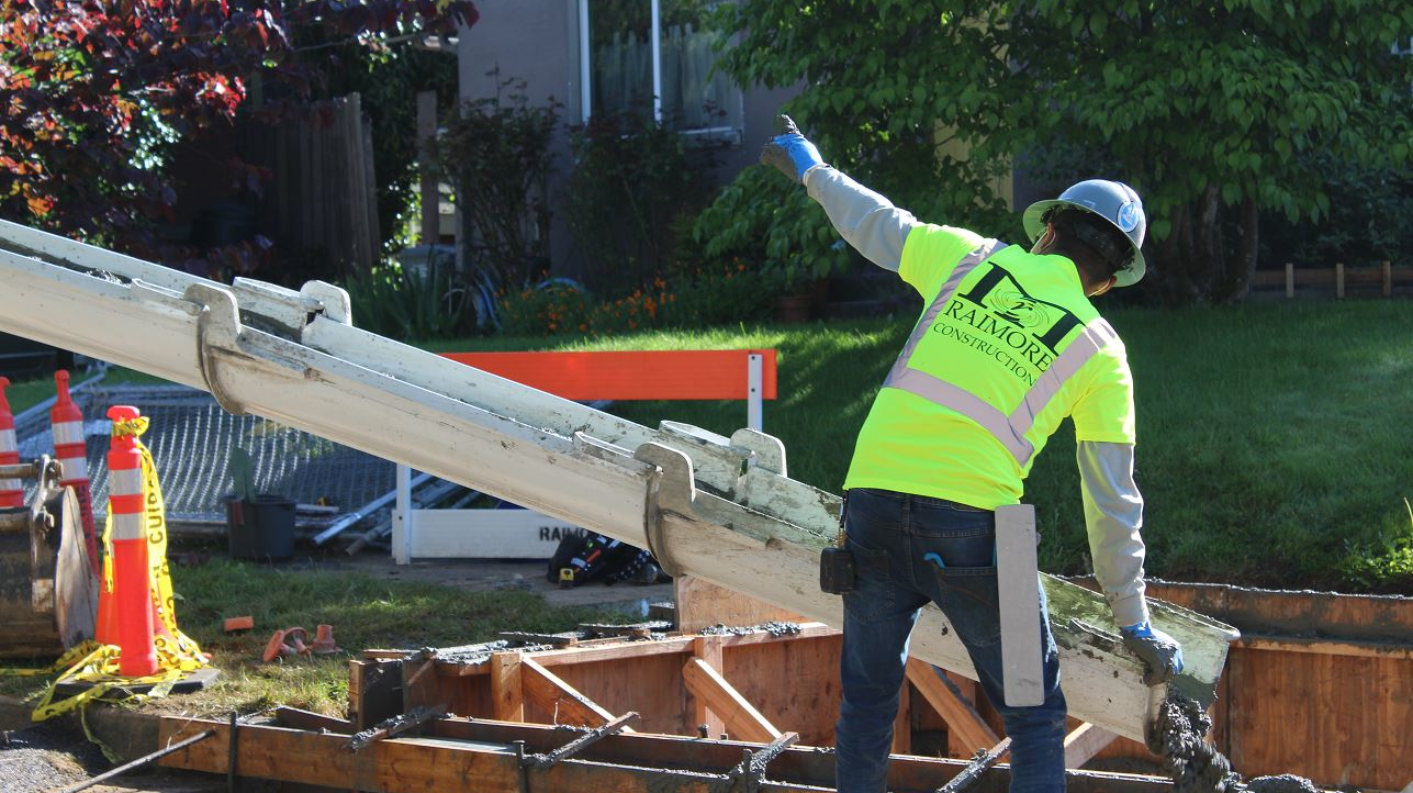 Raimore W Logo Trimet