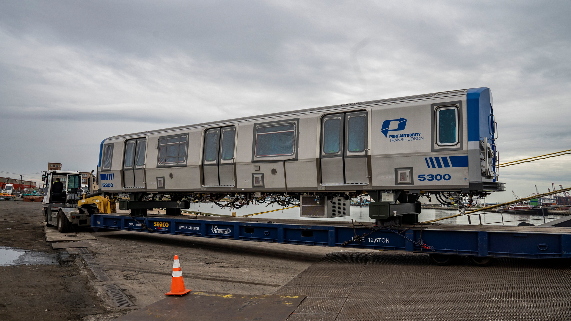 52349689517 3f9a9decd5 O