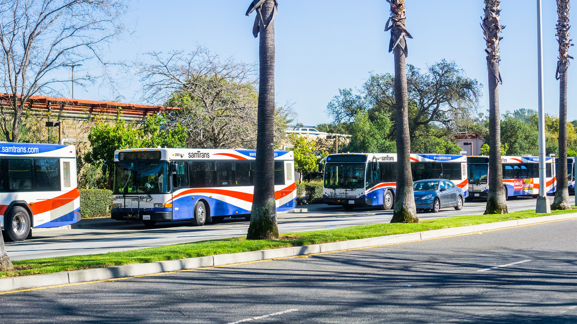 As 283845617 Ed 2800px Lightning