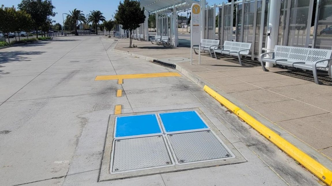 Curtola Inductive Charger 2022 1 1151x1536 Sol Trans