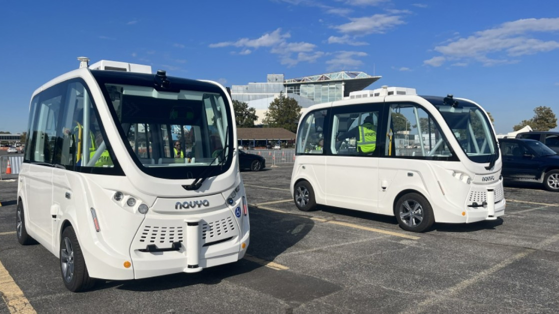 PANYNJ and Navya are managing a AV shuttle platooning project, which is the first at a North American airport.