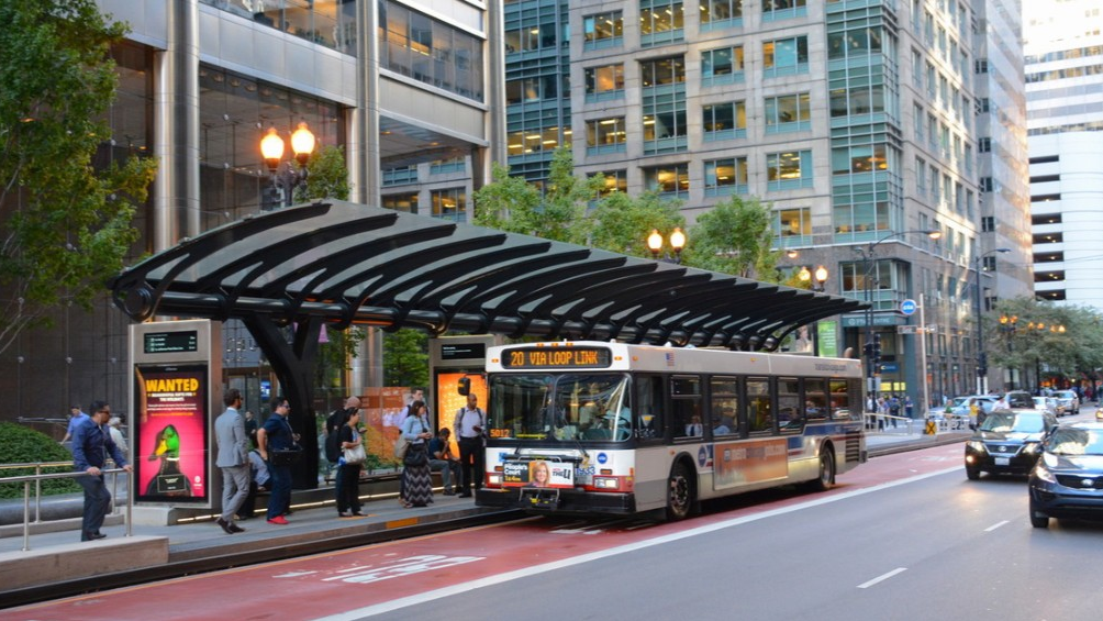 A CTA bus operating in Chicago's loop.