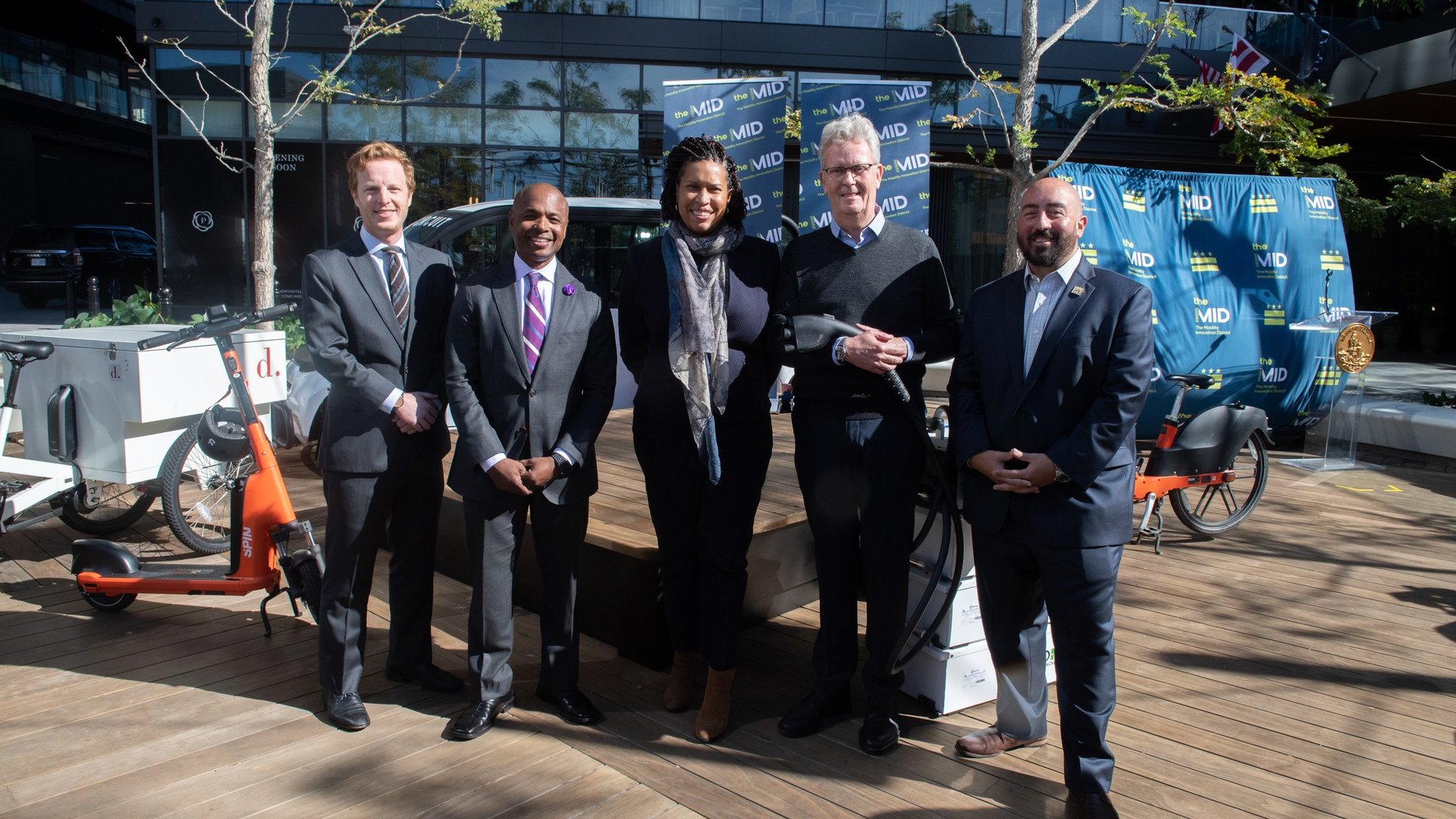 Mayor Mayor Muriel Bowser, the Office of the Deputy Mayor for Planning and Economic Development (DMPED), the Southwest Business Improvement District (Southwest BID) and community leaders celebrated the launch of the District of Columbia's first Mobility Innovation District.