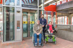 From left to right: M. Sylvain Le May, Paratransit users' representative on STM's Board of directors, M. Éric Alan Caldwell, president of STM's Board of Directors and Mme Laurence Parent, borough councillor for the De Lorimier district and vice chair of the STM Board of Directors. From left to right: M. Sylvain Le May, Paratransit users' representative on STM's Board of directors, M. Éric Alan Caldwell, president of STM's Board of Directors and Mme Laurence Parent, borough councillor for the De Lorimier district and vice chair of the STM Board of Directors.