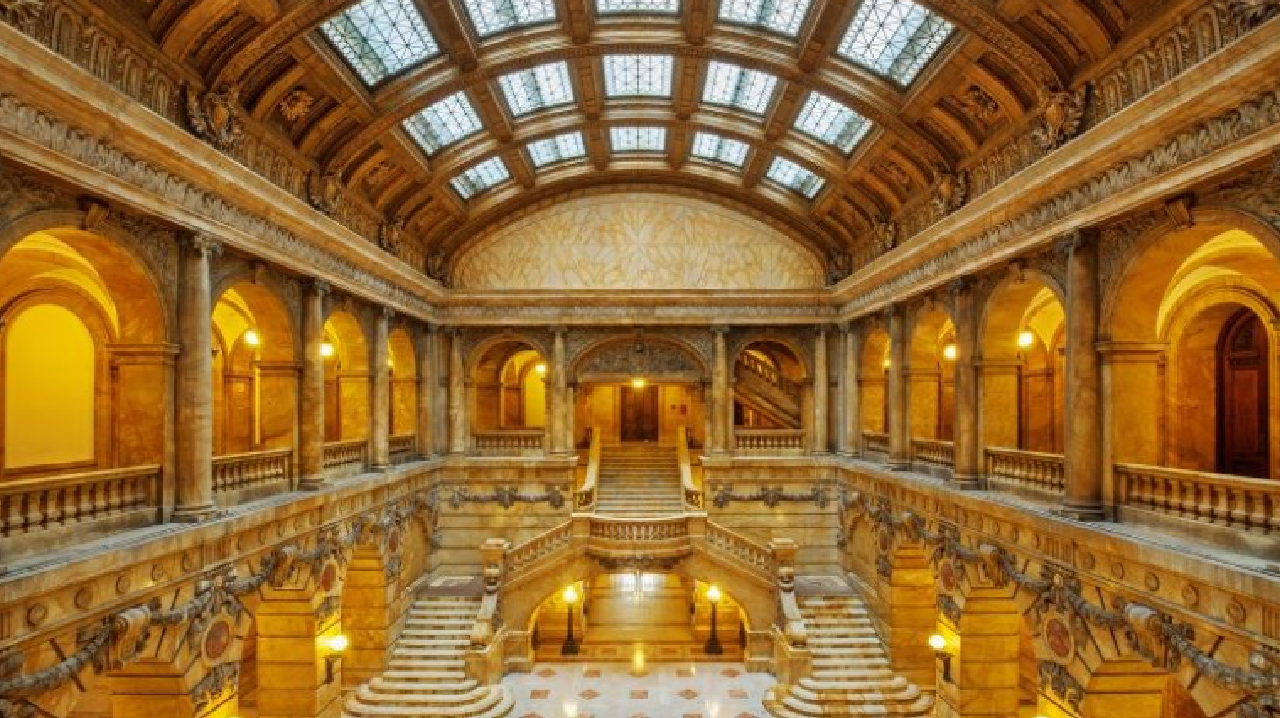 An M/WBE contractor working for the DDC restored the interior and exterior of the atrium laylight ceiling at the Surrogate&rsquo;s Courthouse at 31 Chambers St. in Manhattan.