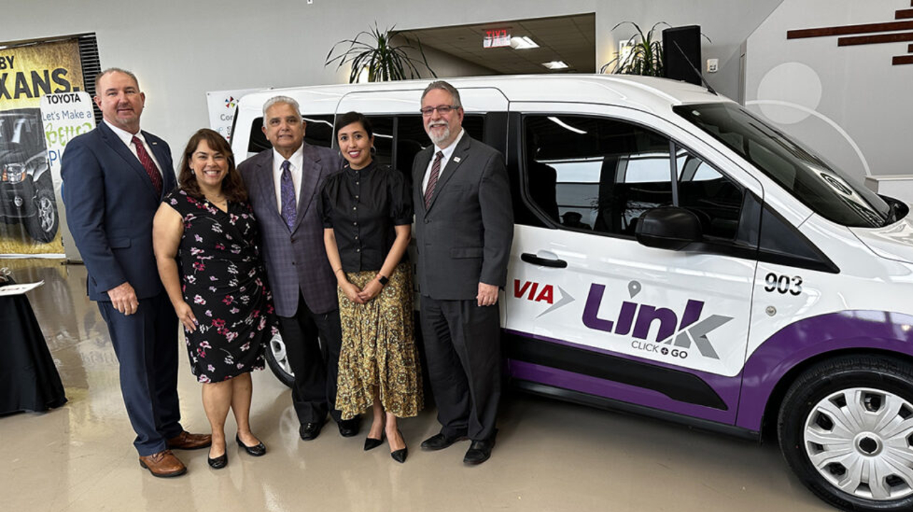 From left to right: TMMTX President Kevin Voelkel, District 3 Councilwoman Phyllis Viagran, VIA Board of Trustees Chair Fernando Reyes, District 4 Councilwoman Dr. Adriana Rocha Garcia and VIA President and CEO Jeffrey C. Arndt.