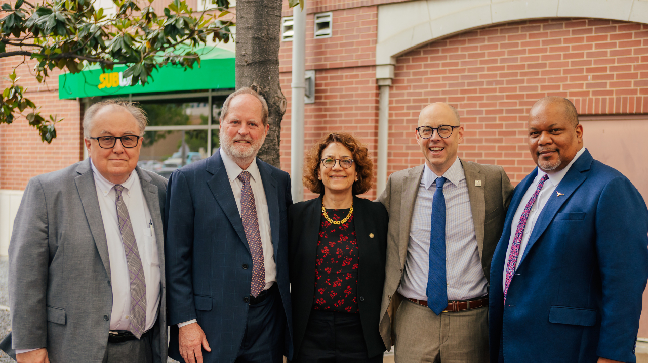 Trinity Metro, City of Fort Worth and NCTCOG welcomed U.S. Department of Transportation Deputy Sec. Polly Trottenberg to Fort Worth, Texas, for a discussion and a tour of Trinity Metro&rsquo;s TEXRail.