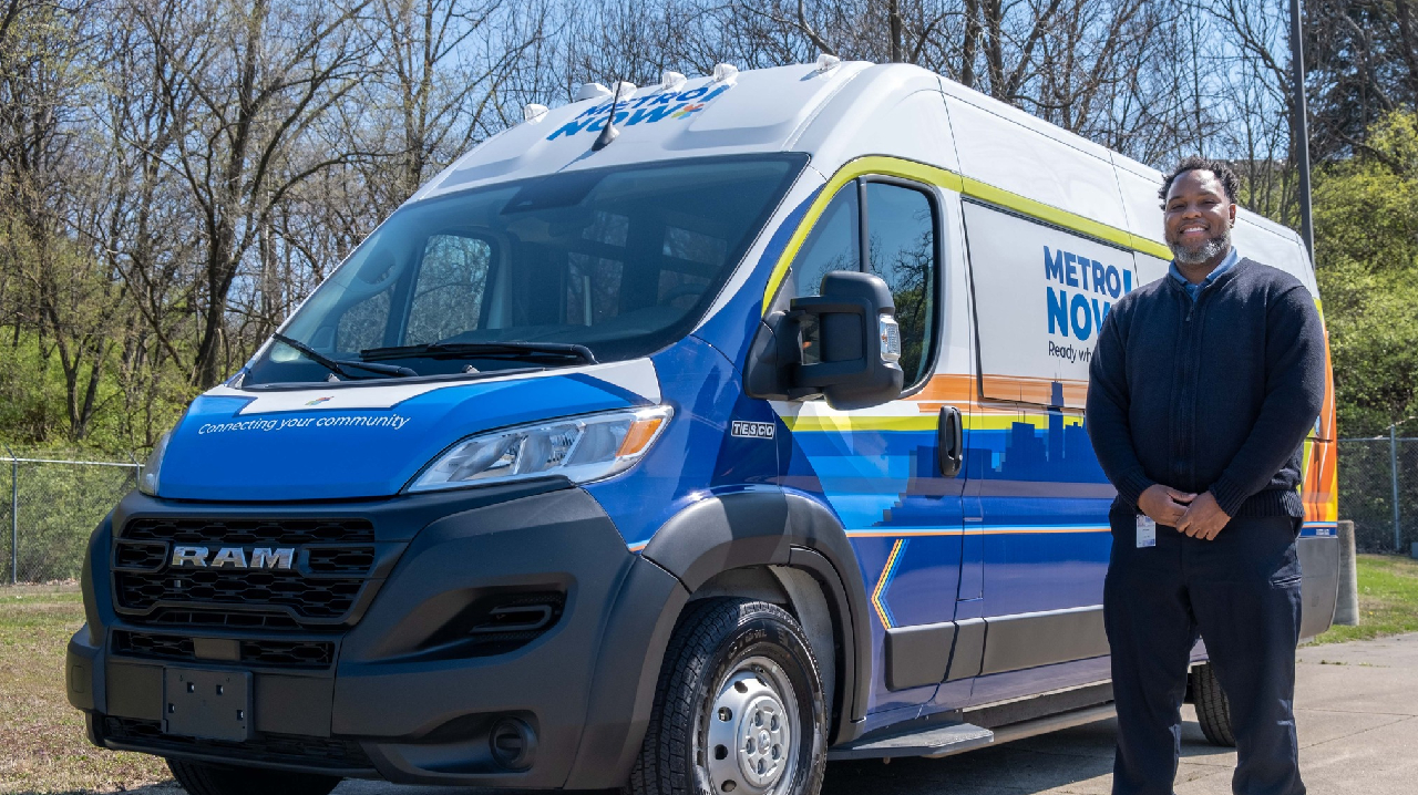 A MetroNow! van with an operator