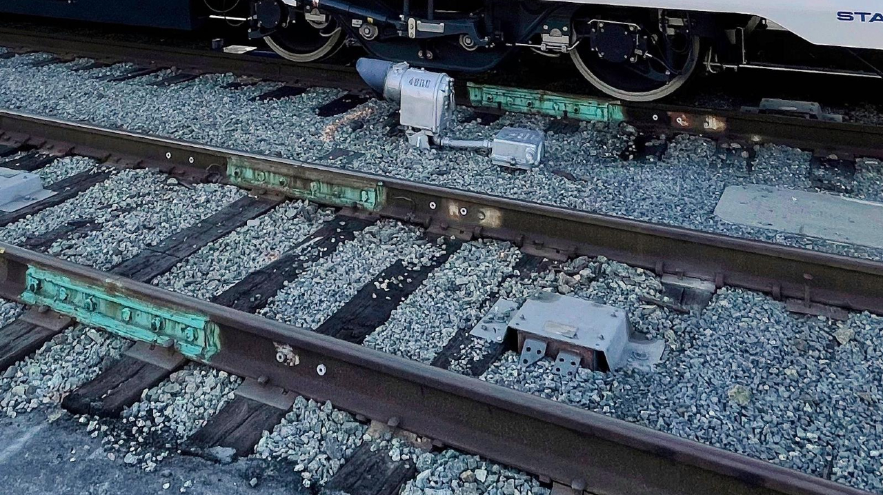 Caltrain is going to pilot the first battery-equipped electric multiple unit train in the U.S.