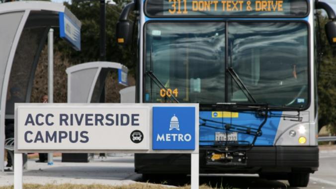 658c47301a1bff001d0df6c7 Capmetro Busaccriversidecampusstop