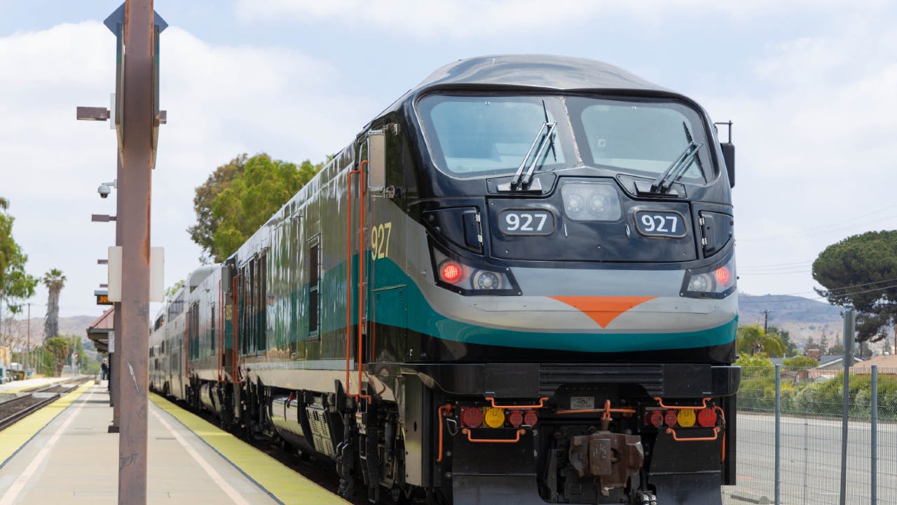 Metrolink to purchase two zero-emission rail vehicles.