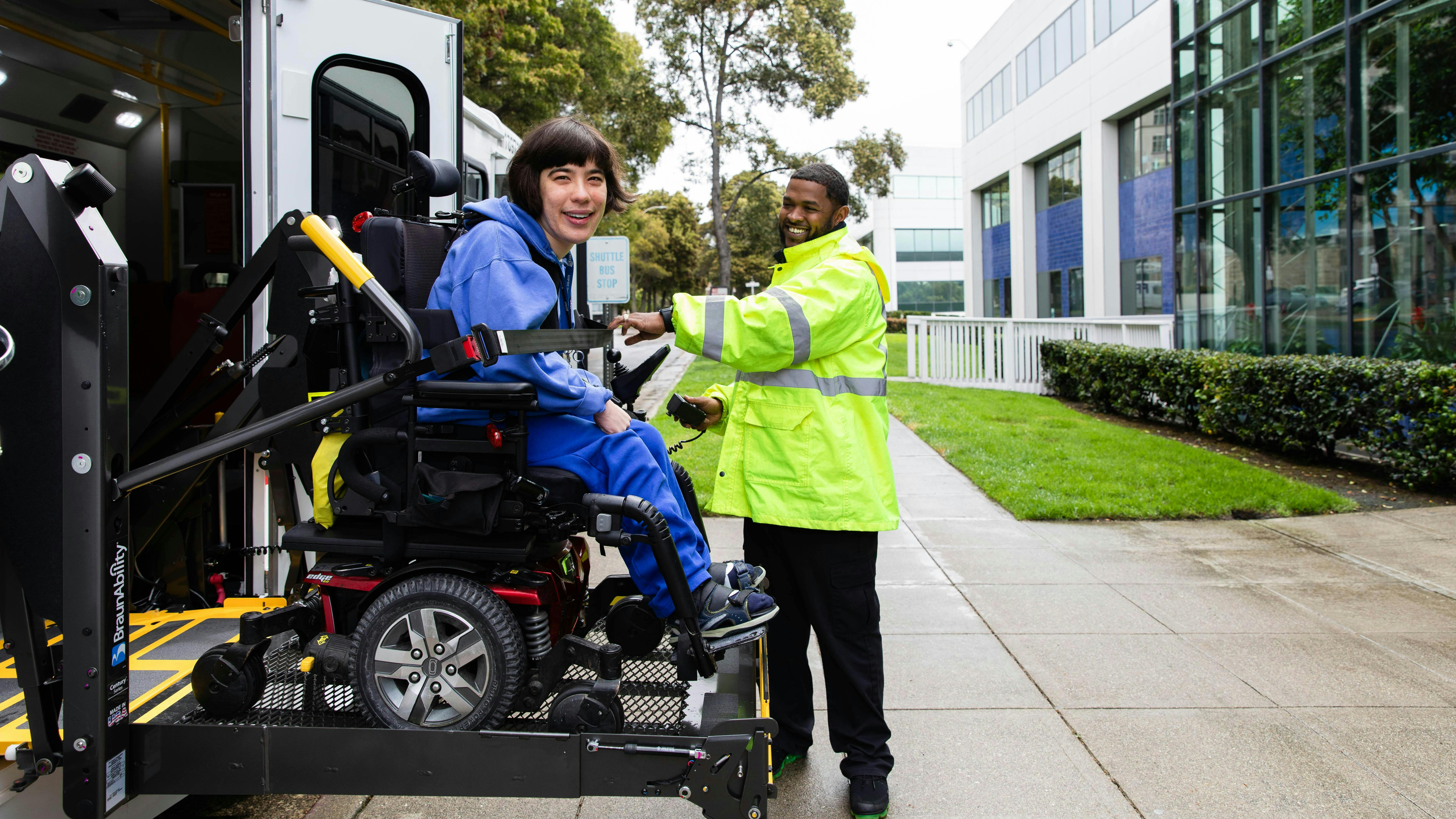 Transdev finalizes DART Mobility Management Services contract.