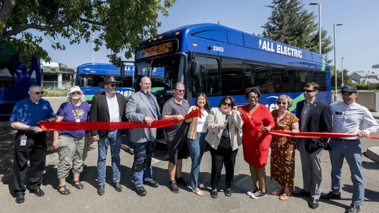 City of Fairfield, Calif.,&rsquo;s FAST transit service unveils three BEBs.