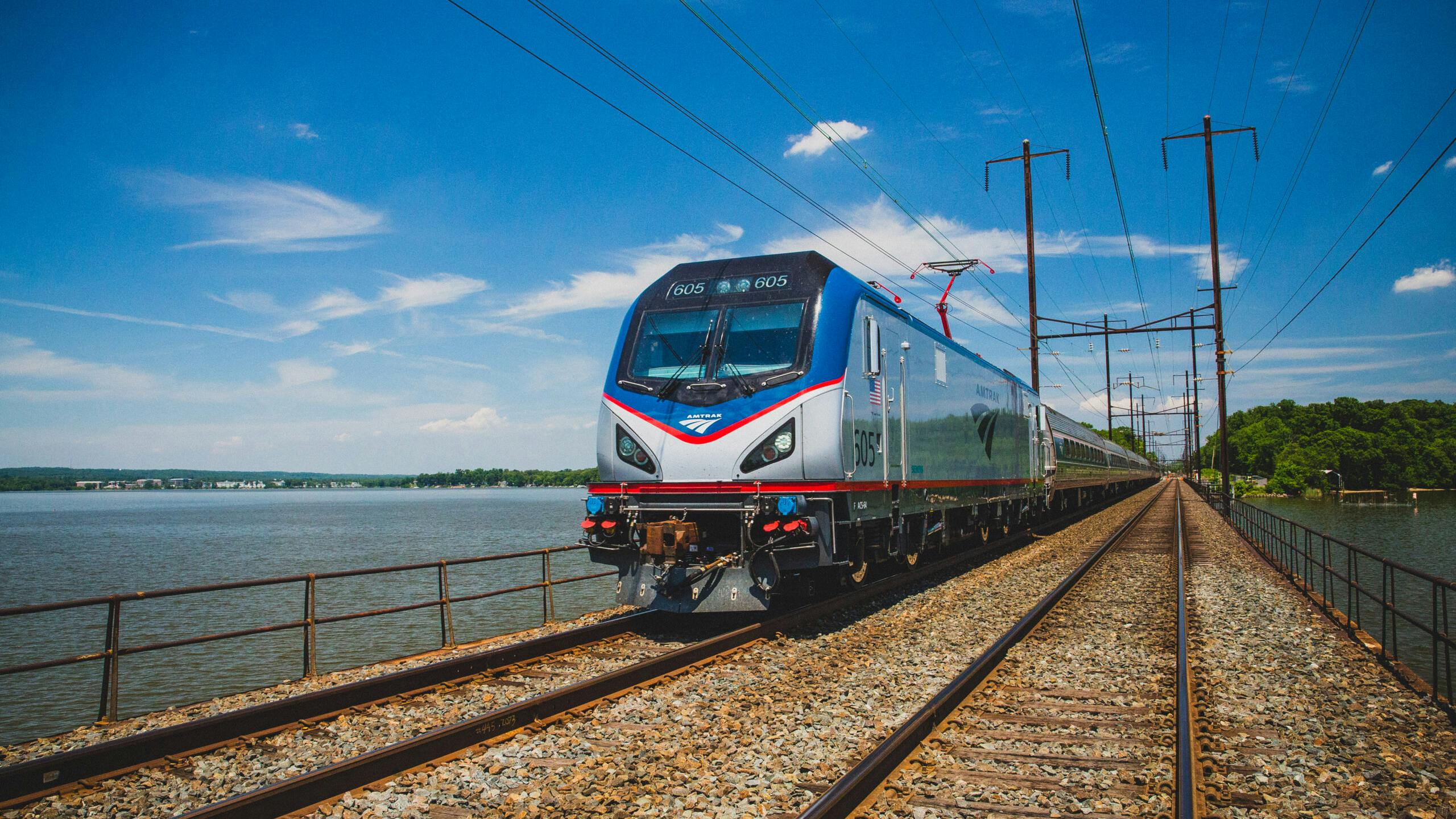 Amtrak and Google have joined forces to help travelers choose more sustainable transportation options.