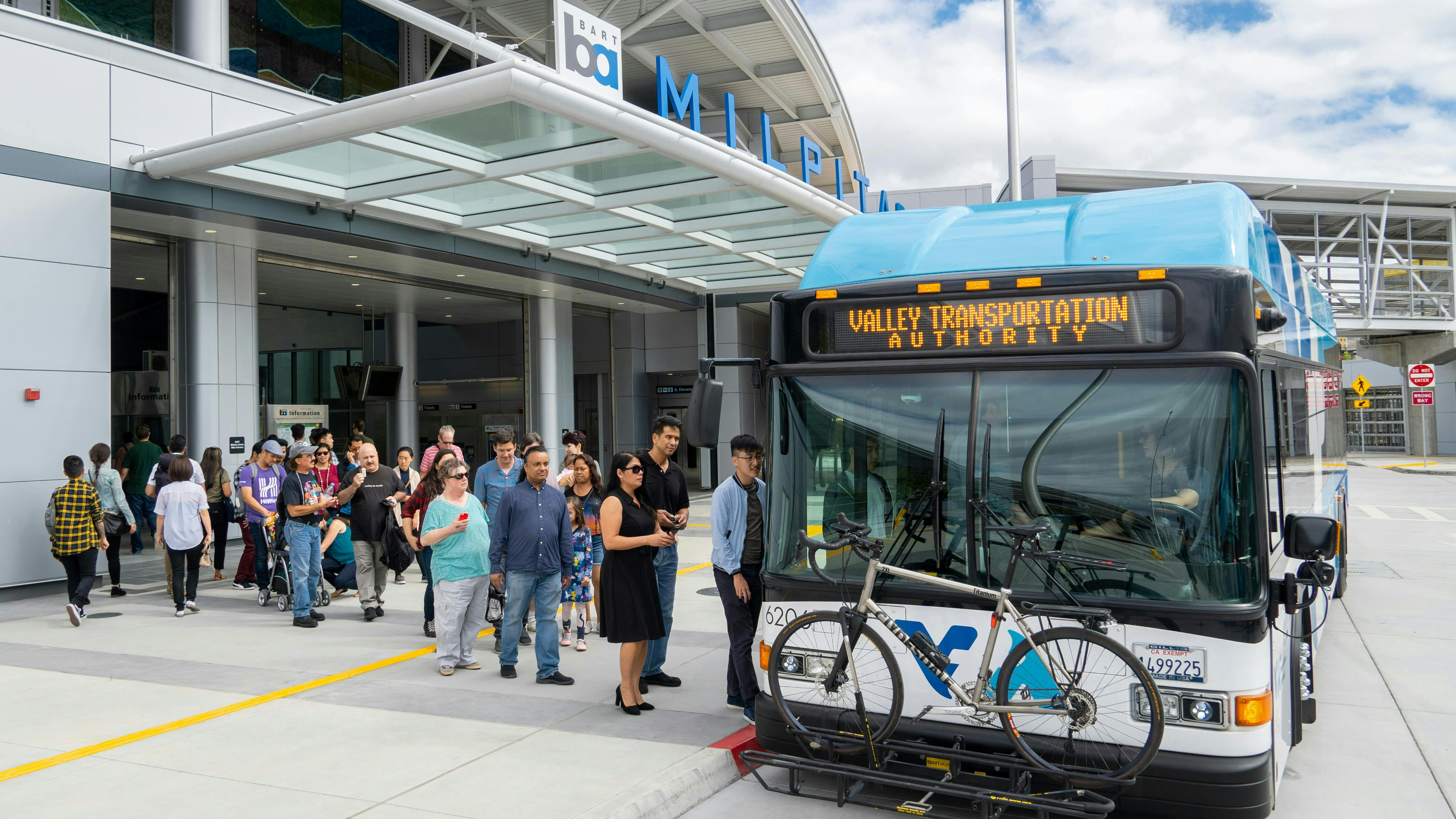Santa Clara VTA bus.