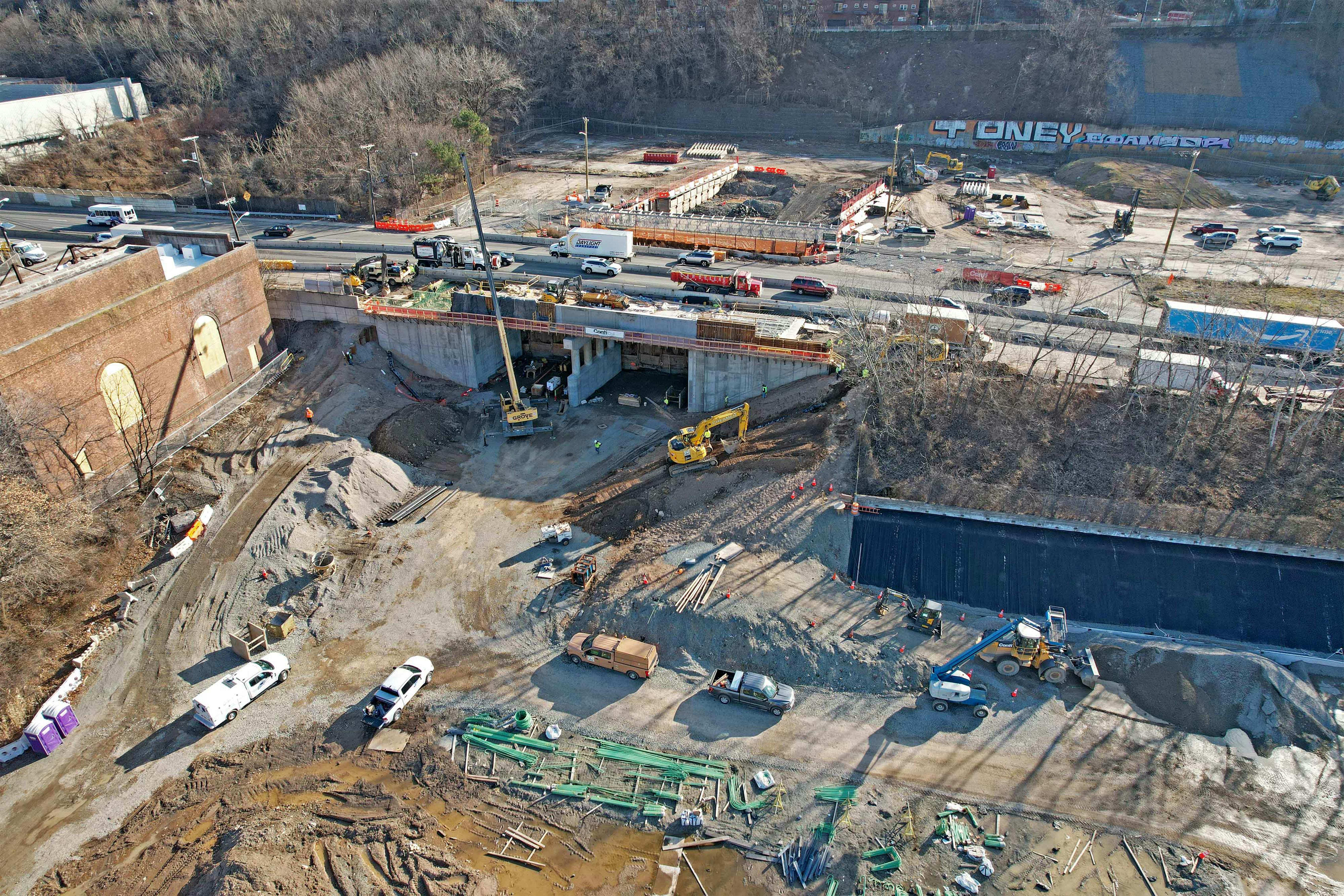 Construction happening on the Tonnelle Avenue Bridge and Utility Relocation project on Jan. 3, 2025.