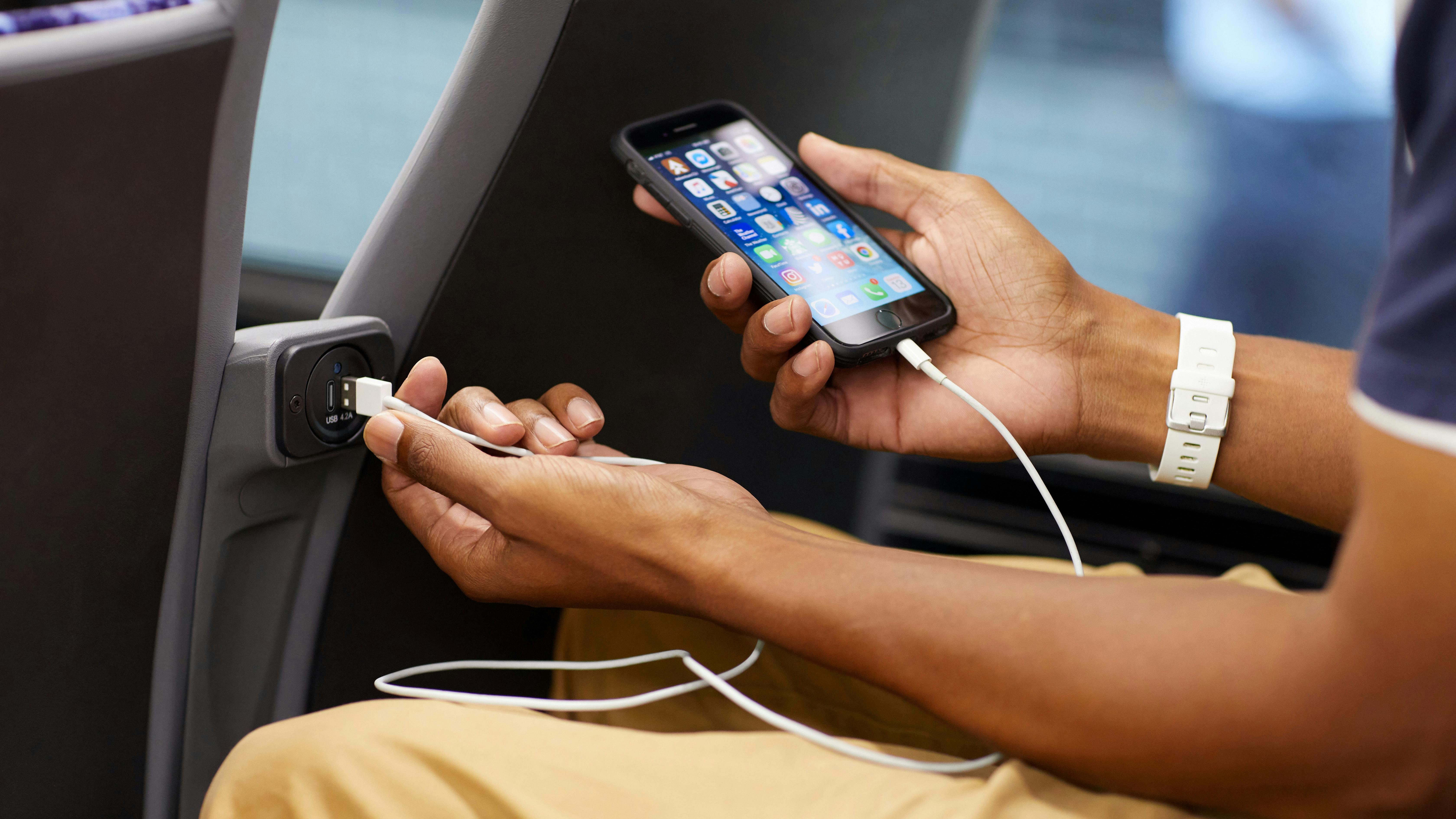 American Seating offers an integrated A and C port USB power outlet as a part of each sitting of an INSIGHT&circledR;, INSIGHTPRIME&circledR; or INSIGHT-PRIME+&circledR; seating layout. Applicable to various seat model types, including Transverse Front and Rear mounts.