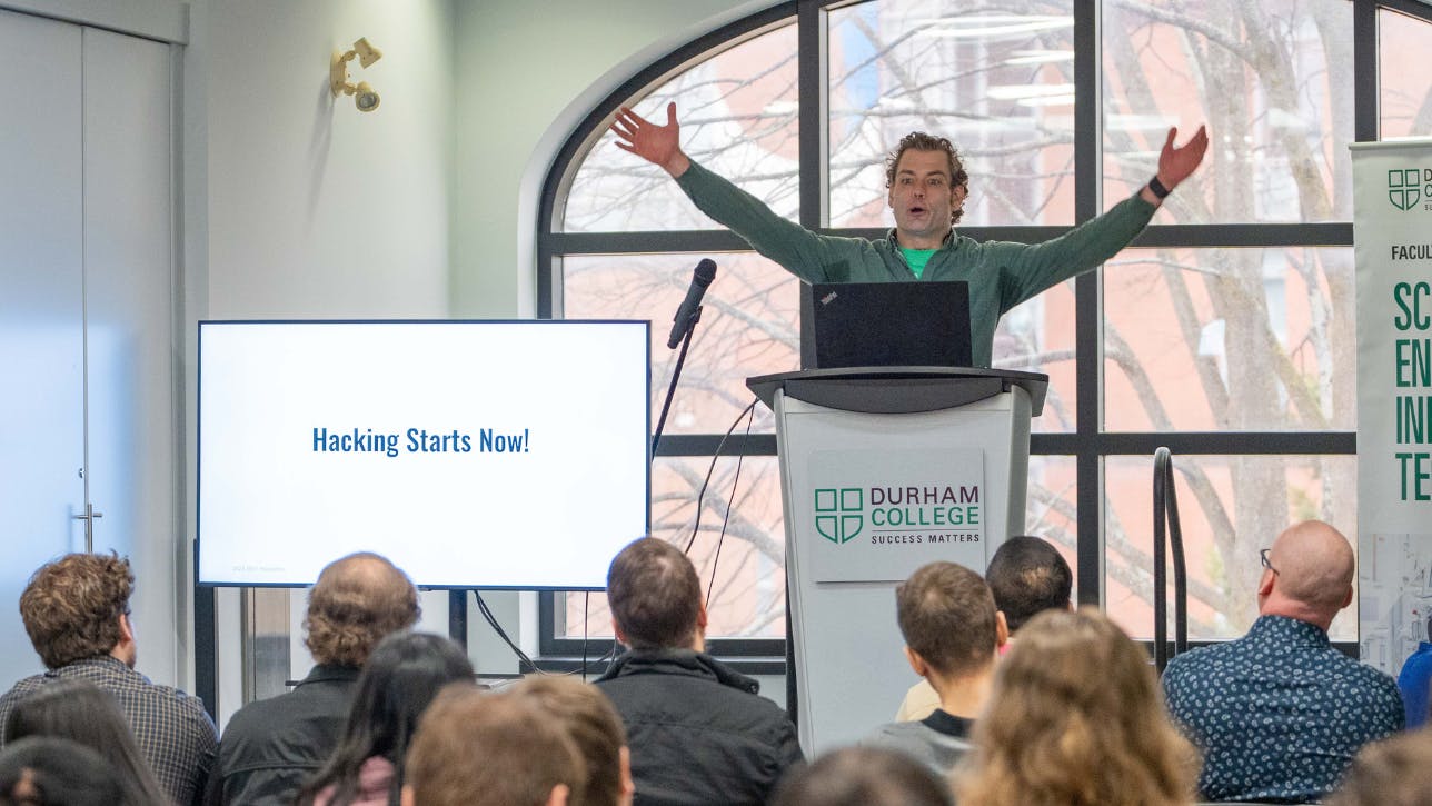 Durham College utilized DRT experts, open data and mentors to support its students participating in the university&rsquo;s transit Hackathon event.
