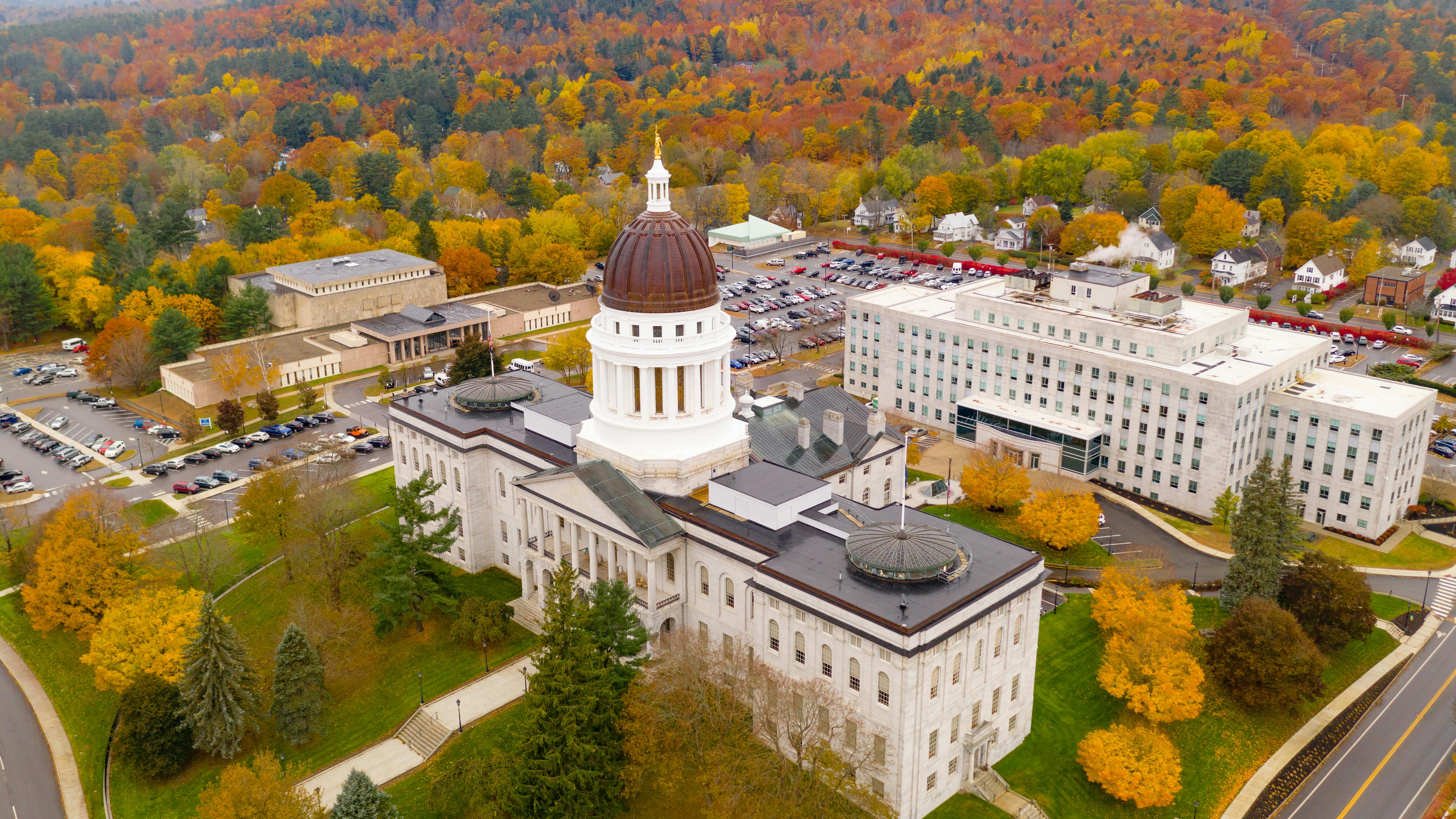 An ariel shot of the Maine State Capitol building.