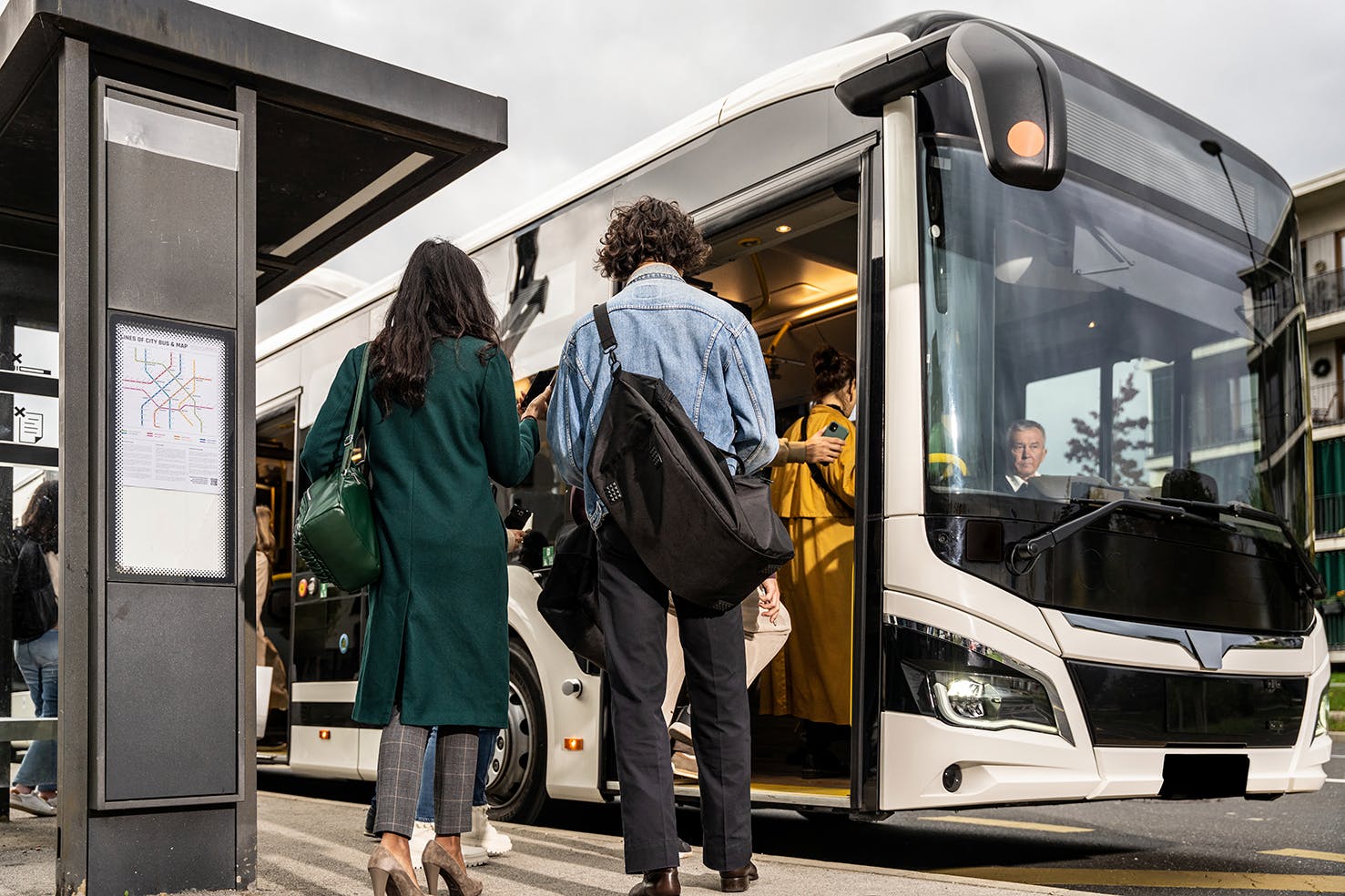 customized_features_to_improve_electric_bus_operat