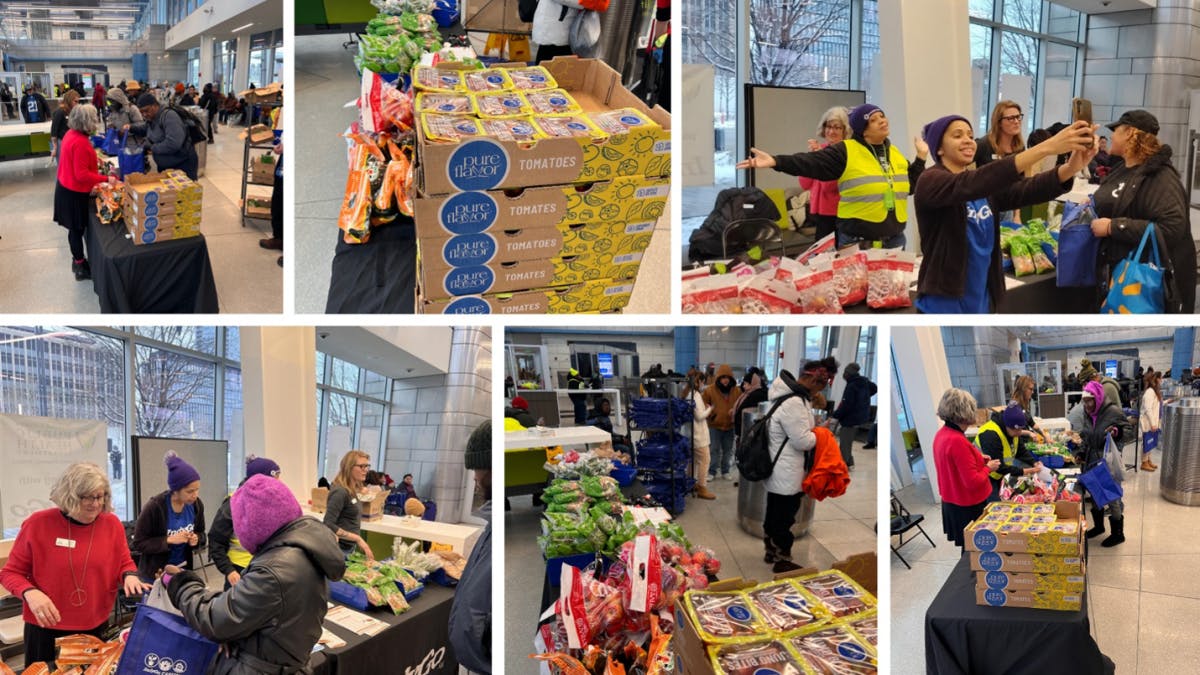 Second Helpings staff, transit ambassadors and Food in Transit: Winter Edition participants.