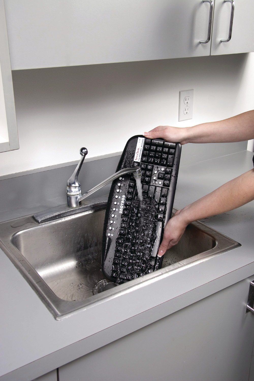 Ip66andnema4xwashablewirelesscomputerkeyboards 10047306