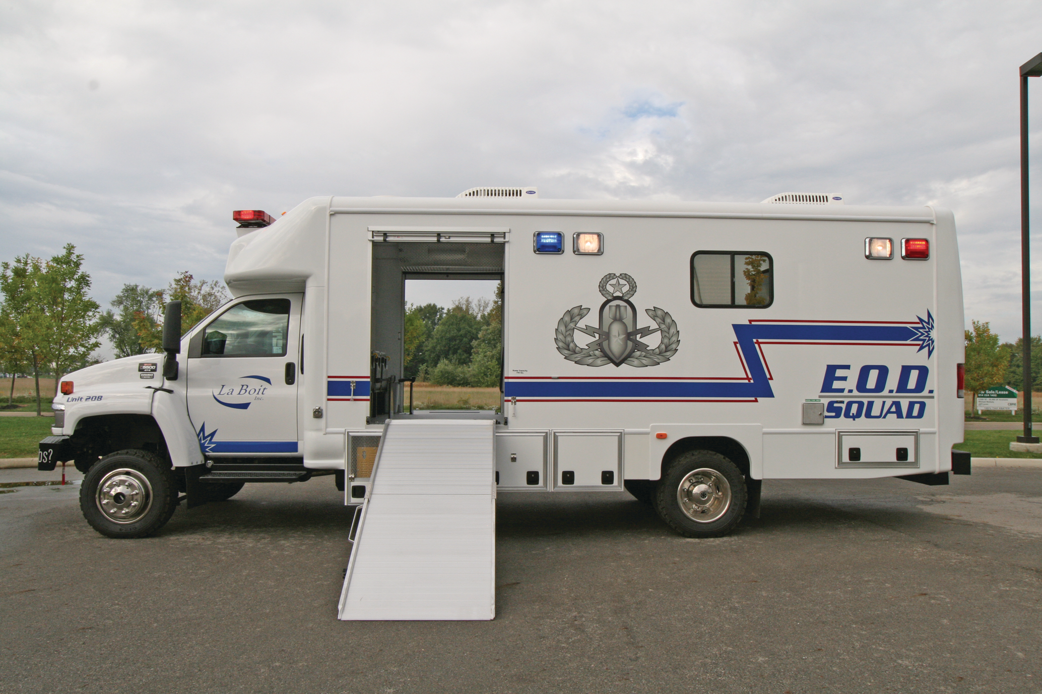 30ftmobilebombsquadcommandcenter 10048355