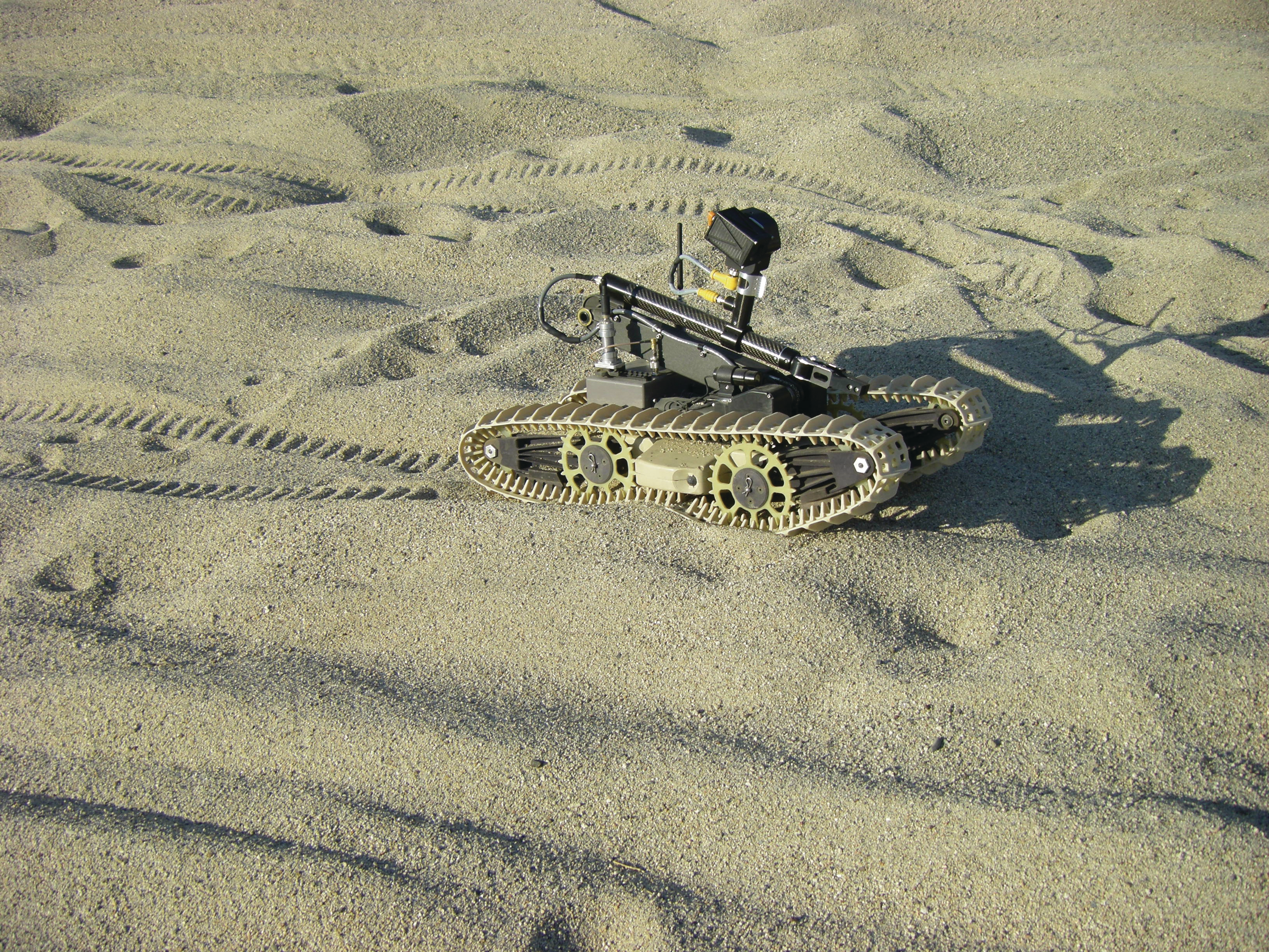 Dragonrunnersmallunmannedgroundvehiclesugv 10050054