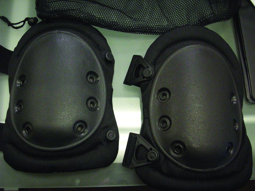 Blackkneepads009 10254264