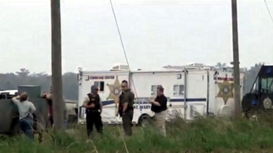 A St. Mary Parish Sheriff's deputy was wounded and the suspected gunman was taken into custody following an hours-long standoff Sunday.