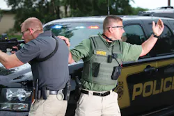 Vie Officer Wearing Le3 Body Camera 1de Bwystmvnq Cuf Vie Officer Wearing Le3 Body Camera 1de Bwystmvnq Cuf