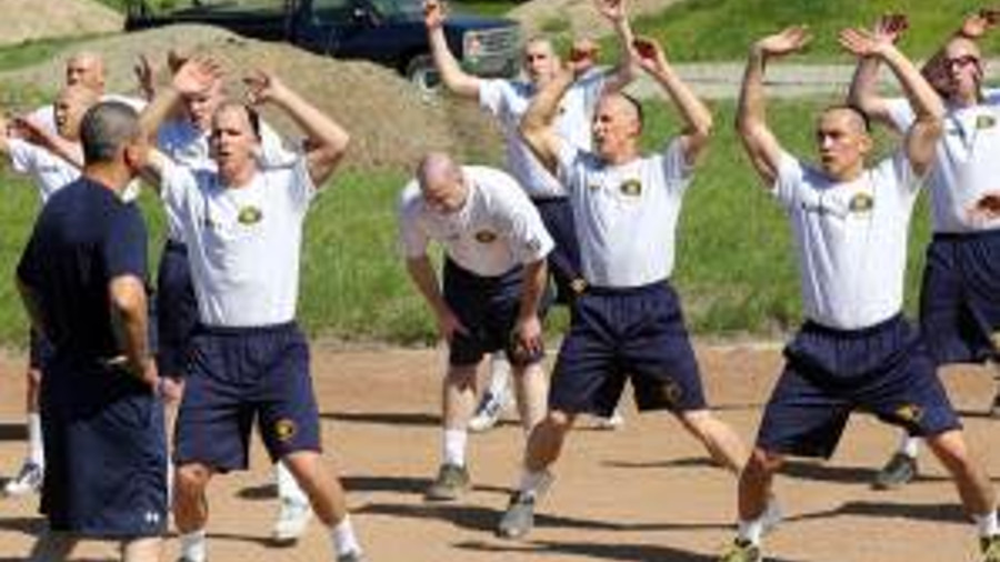 The Alameda County Sheriff&rsquo;s Office has penned an open letter to San Francisco 49ers quarterback Colin Kaepernick to train with the department.