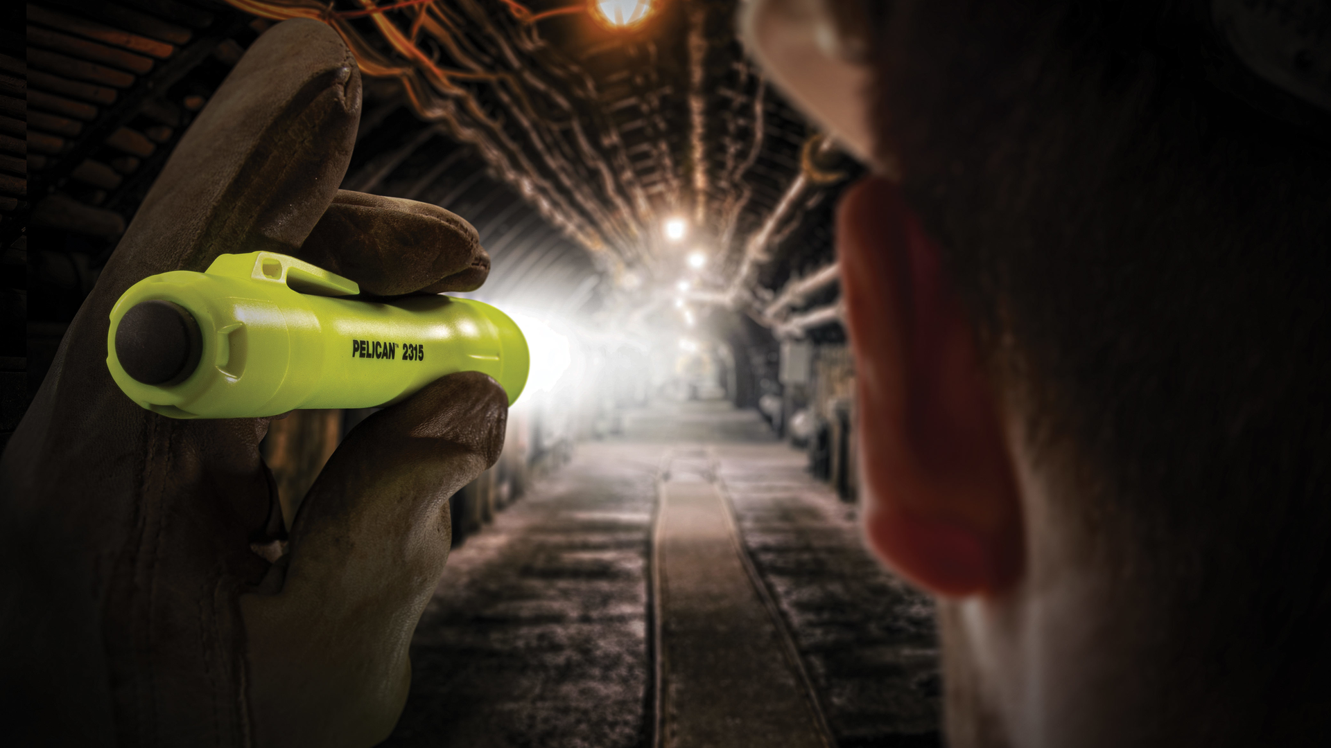 Pelican 2315 Flashlight 01 5f36d9068ed74