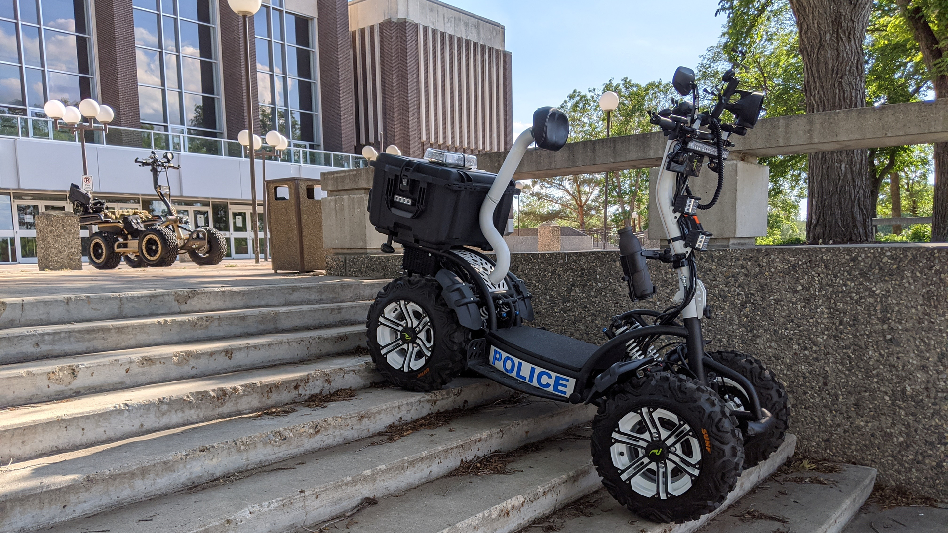 The LyteHorse can reach speeds of up to 40 mph and is able to maneuver over and around curbs, steps and other obstacles.