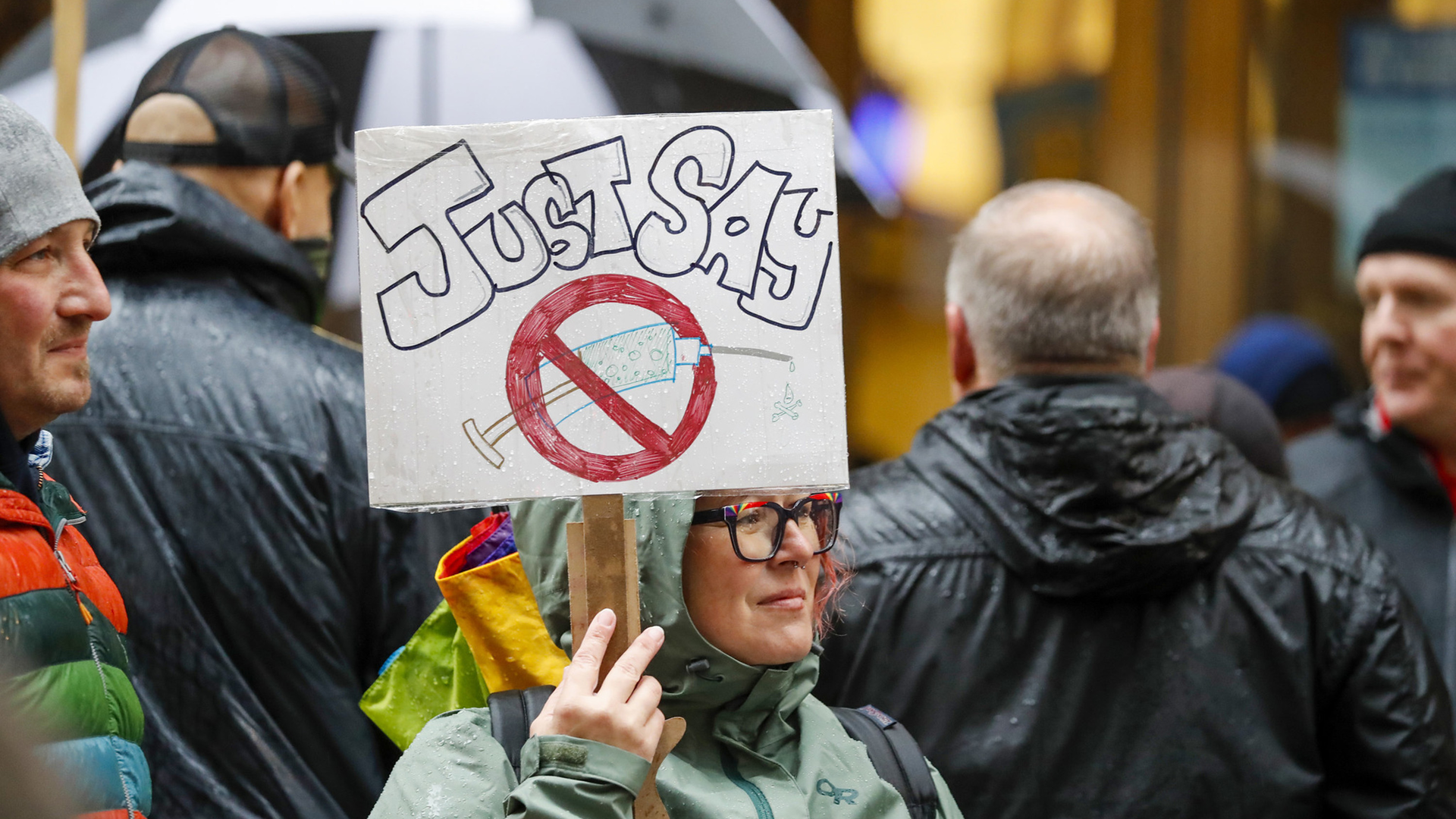 Members of the Fraternal Order of Police, along with supporters, rally outside of Chicago City Hall ahead of a City Council meeting on Oct 25.