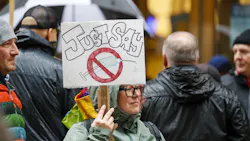 Members of the Fraternal Order of Police, along with supporters, rally outside of Chicago City Hall ahead of a City Council meeting on Oct 25. Members of the Fraternal Order of Police, along with supporters, rally outside of Chicago City Hall ahead of a City Council meeting on Oct 25.