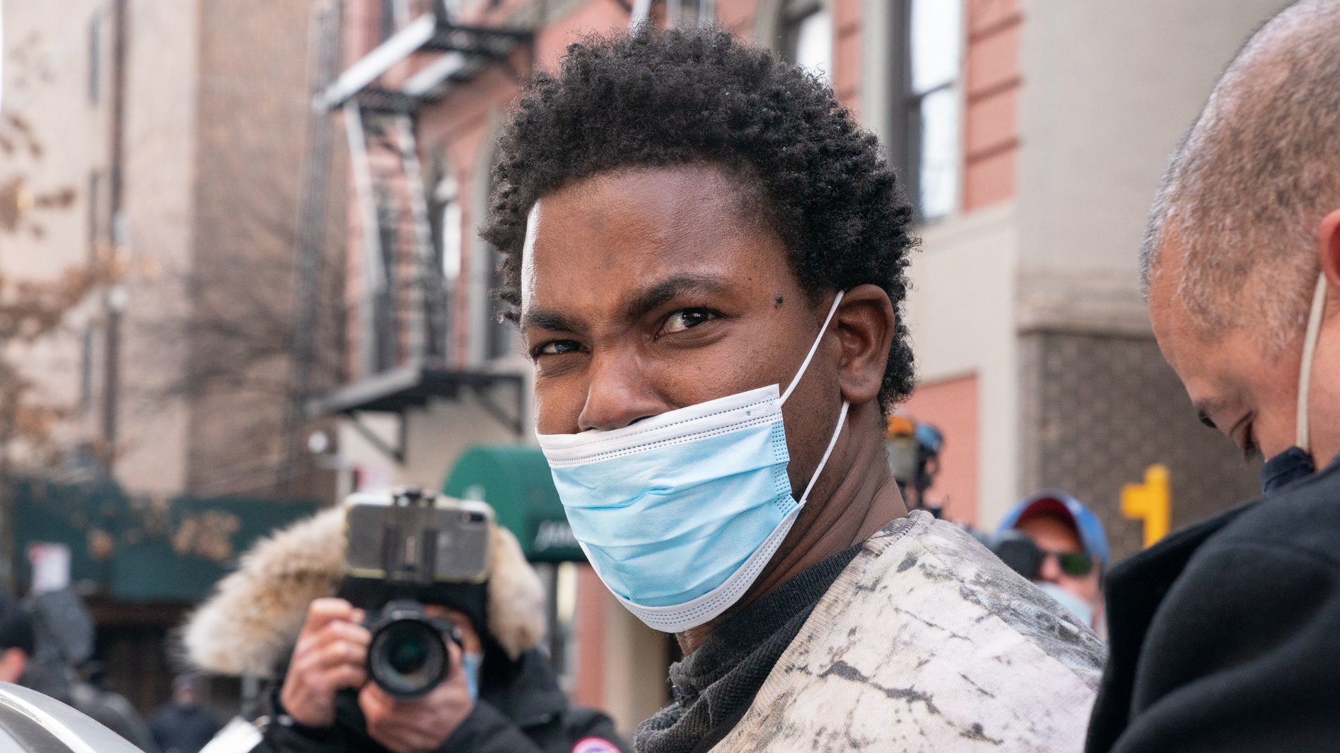 The NYPD detectives from the Manhattan North Homicide and Shooting Enhancement Team tracked down Winston Glynn&mdash;the accused killer of 19-year-old Kristal Bayron-Nieves&mdash;thanks to help from a distinctive pair of ear buds hanging from Glynn&rsquo;s pants.