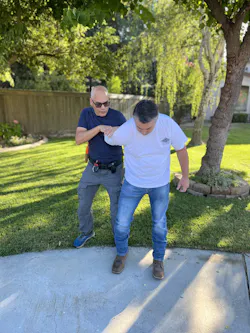 The hammer lock is an arm bar technique that gives full leverage on a suspect when two Officers are present. It is also a good technique for the toolbox. The hammer lock is an arm bar technique that gives full leverage on a suspect when two Officers are present. It is also a good technique for the toolbox.