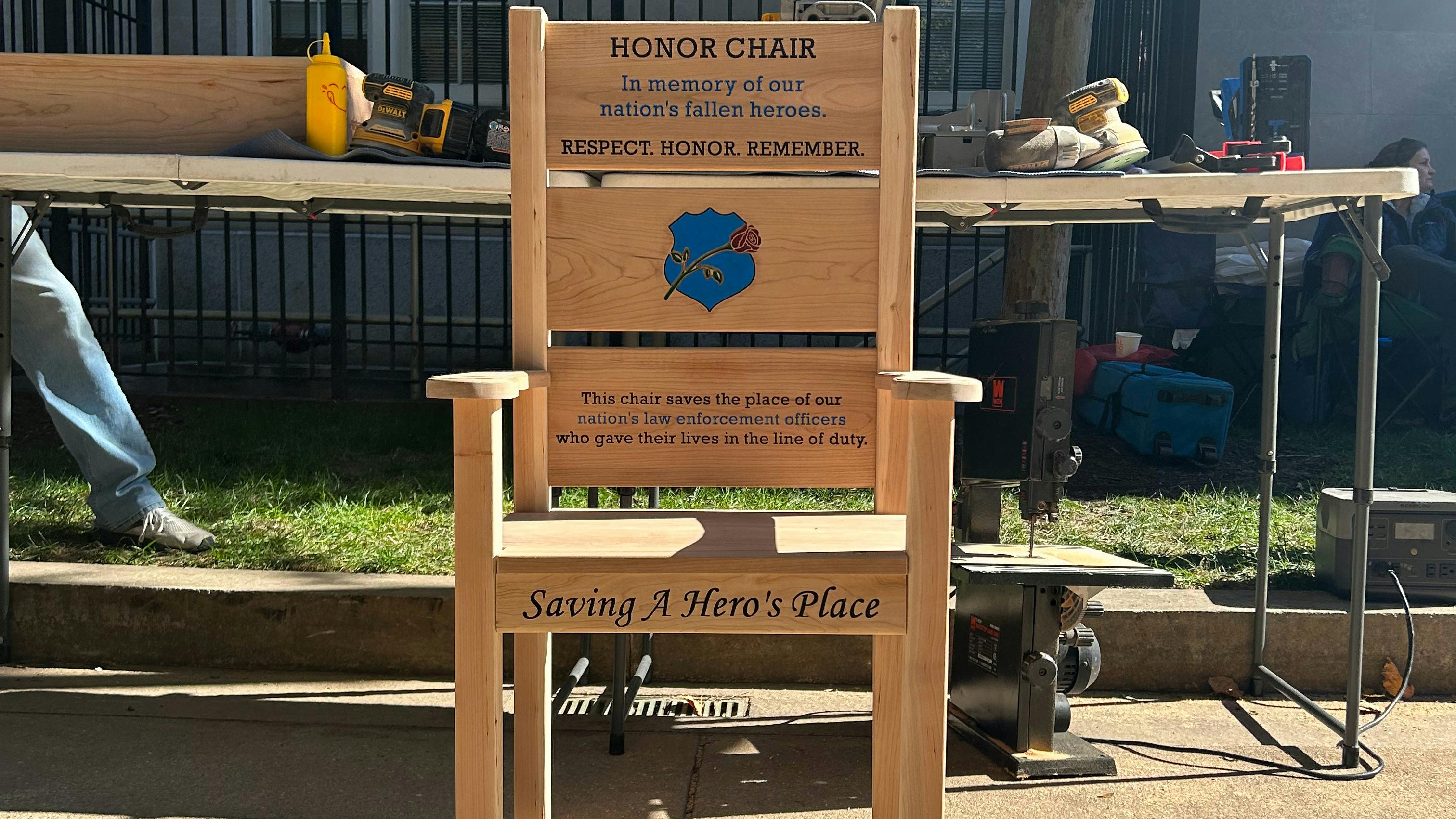 6569bc4120b883001ec05656 Honorchair4