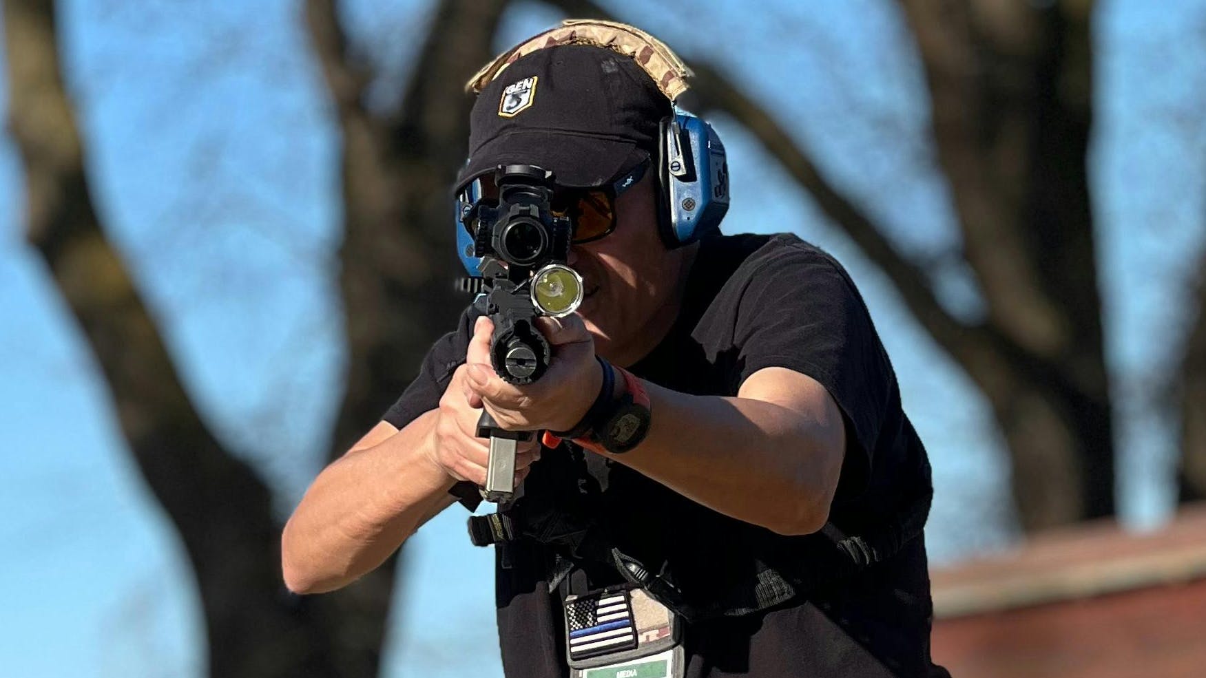 At 100 yards, the field of view is 105.68'. This translates to interrupted engagement vision up close, where it counts. The 'horseshoe over a tree' reticle is easy to center on a target, and the clarity of the etching is high quality.